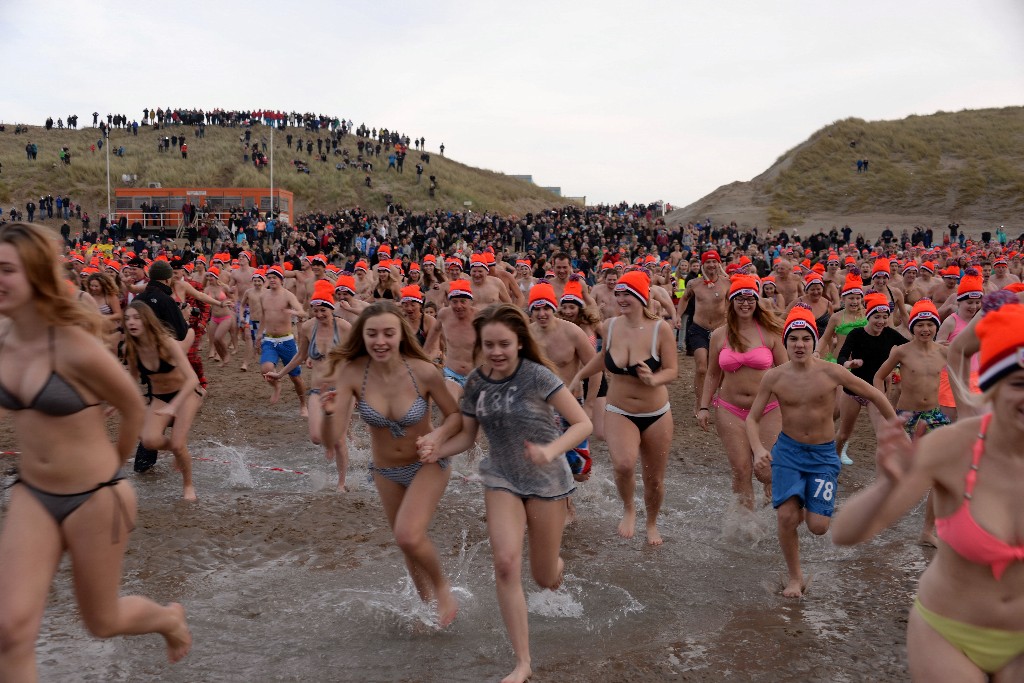 ../Images/Nieuwjaarsduik Nederzandt 2016 026.jpg